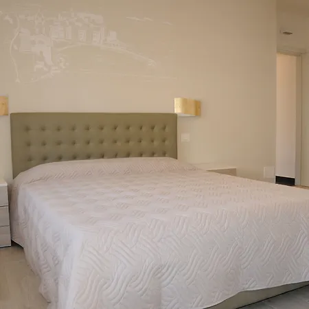 La Perla Πανσιόν 3*