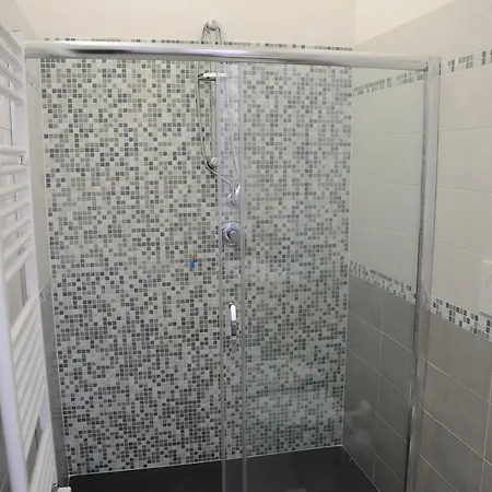 La Perla Guest house 2*