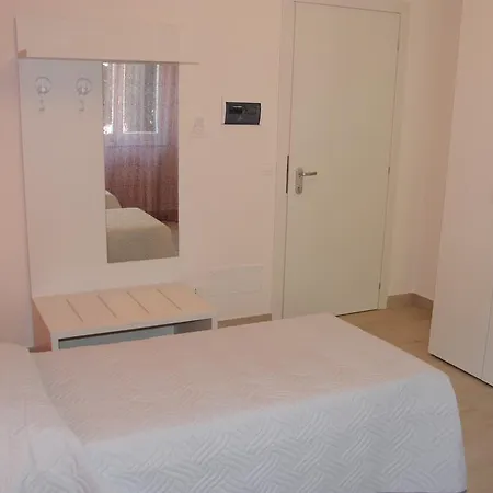 La Perla Guest house