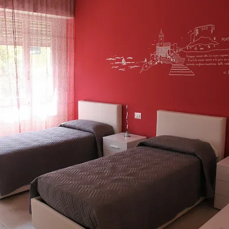 La Perla Guest house