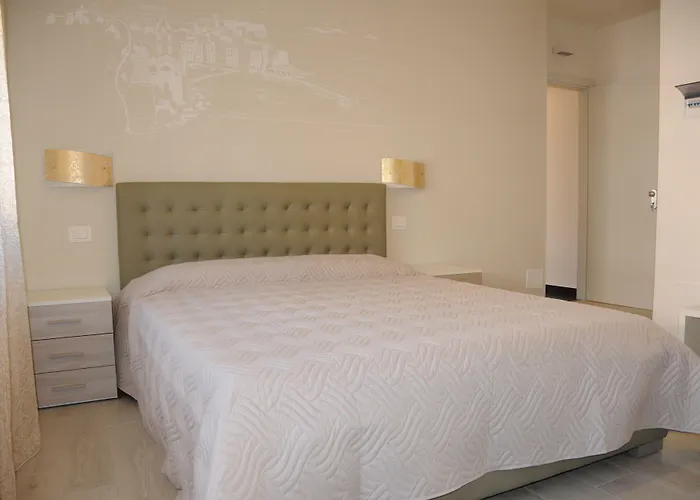 La Perla Πανσιόν 3*