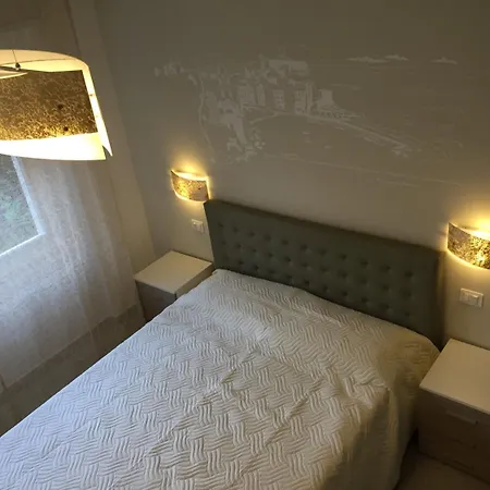 La Perla Guest house