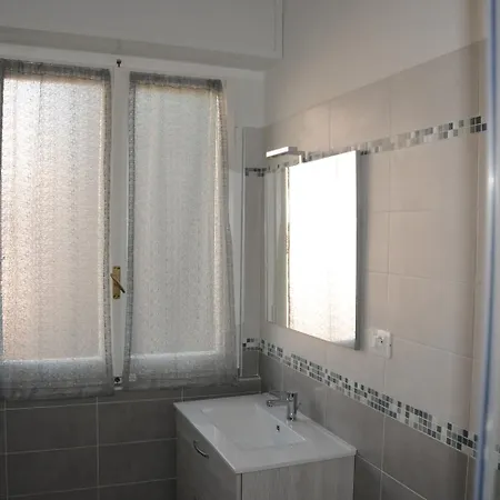 La Perla Guest house